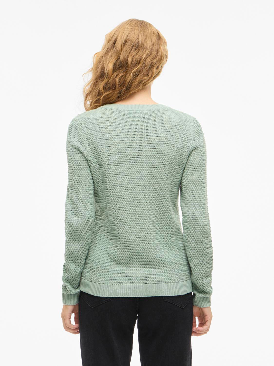 model_shot-back